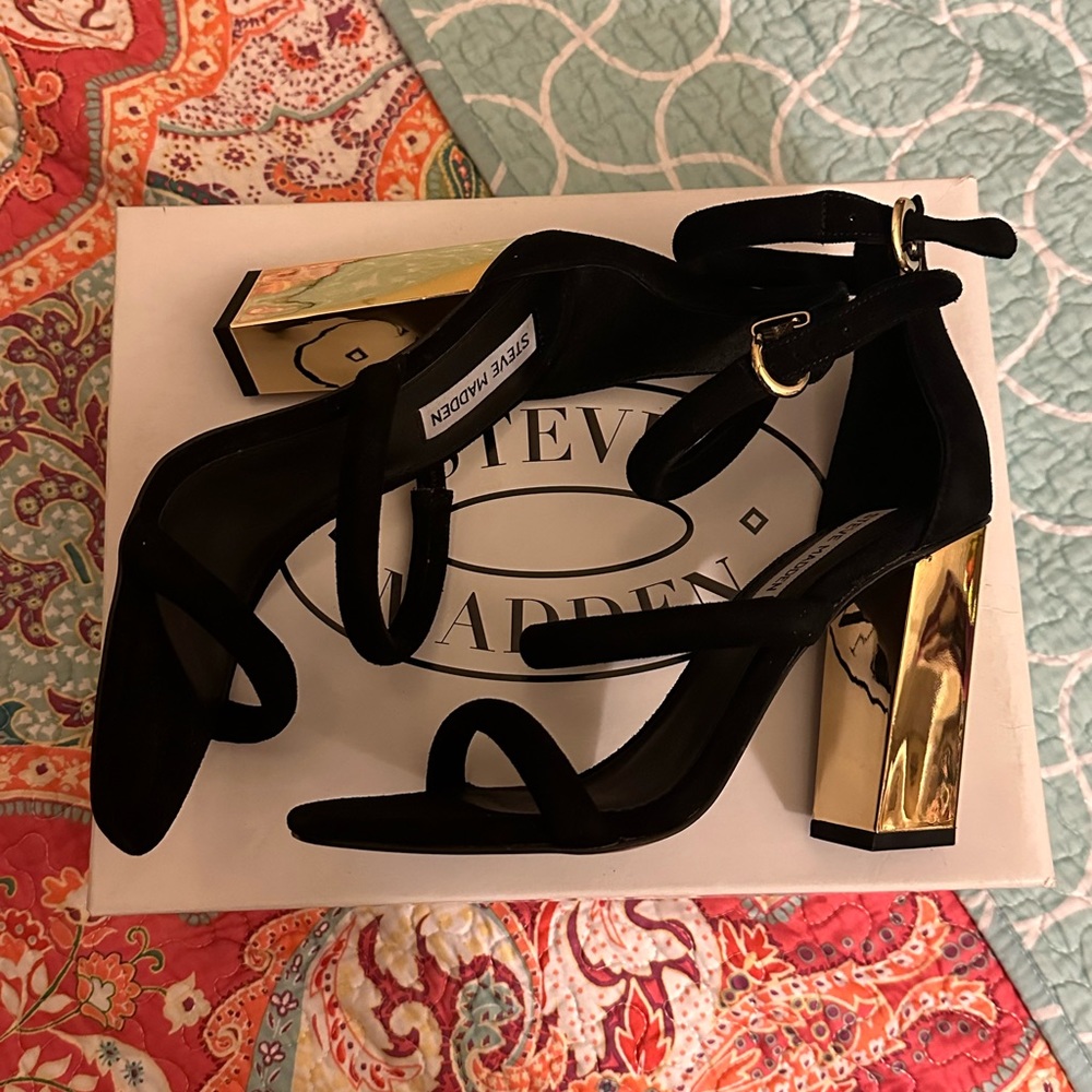 LAST CHANCE Steven Madden Ryanna Heels